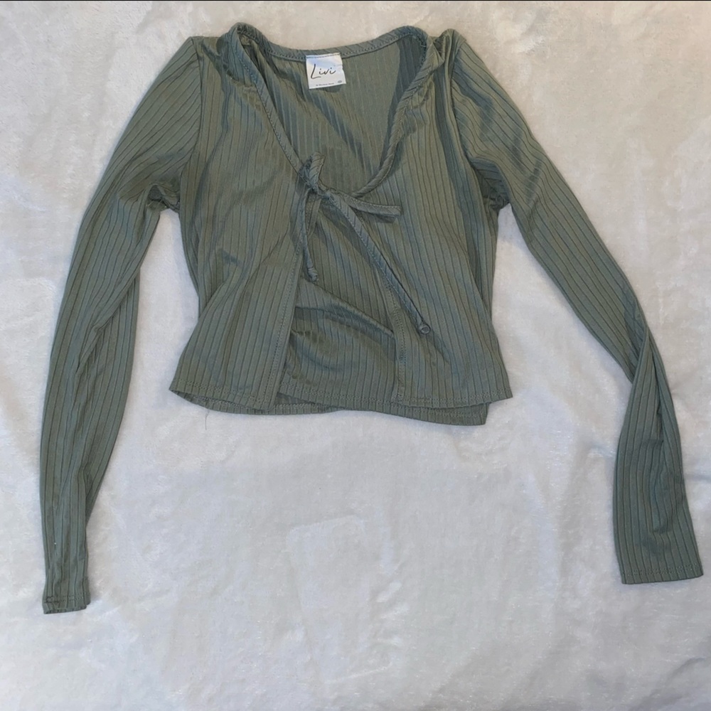 Cute Green Top!!